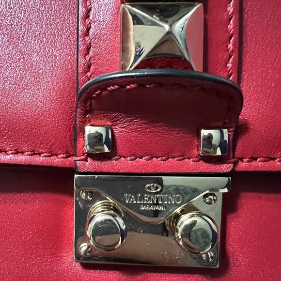 Original Valentino Garavani Glam Lock studded leather shoulder bag - Picture 5 of 6